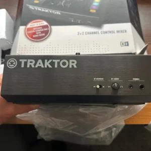 Native Instruments Traktor Kontrol Z2 DJ Mixer - Image 3
