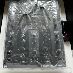 Native Instruments Traktor Kontrol Z2 DJ Mixer - Image 6