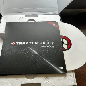 Native Instruments Traktor Kontrol Z2 DJ Mixer - Image 8