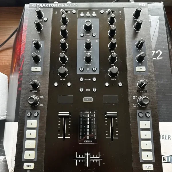 Native Instruments Traktor Kontrol Z2 DJ Mixer