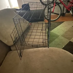 Dog crate smallish one - Image 2