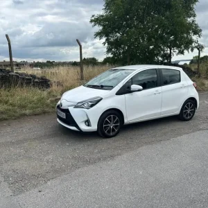 2018 Toyota Yaris 1.5 Manual Hatchback - Image 6
