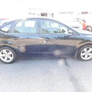 2010 Ford Focus ZETEC Hatchback Petrol Manual - Image 2