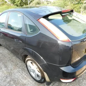 2010 Ford Focus ZETEC Hatchback Petrol Manual - Image 6