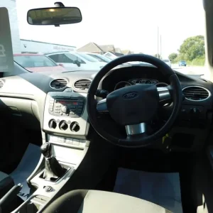 2010 Ford Focus ZETEC Hatchback Petrol Manual - Image 7