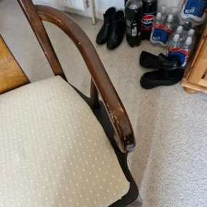 solid wood dining table and 6 chairs - Image 5