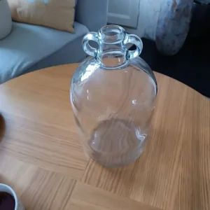 Glass bottle