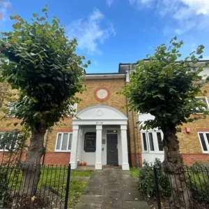 1 bedroom flat in Dolphin Court, Churchdown, Tewkesbury