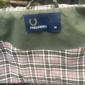 Fred Perry jackets – medium size, green and blue with hoods - Image 3