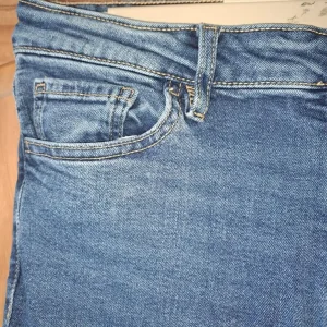 Ladies size 10 mango bootleg jeans - Image 3