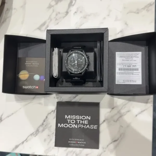 OMEGA Swatch Moonswatch Snoopy Men's Watch