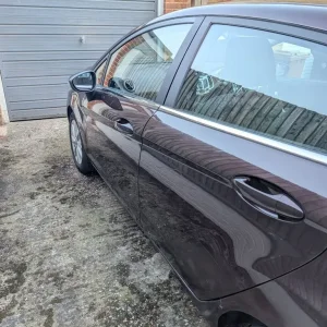 Ford Fiesta hatchback 2010 manual 1399cc 5-door - Image 2