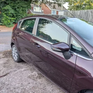 Ford Fiesta hatchback 2010 manual 1399cc 5-door - Image 4