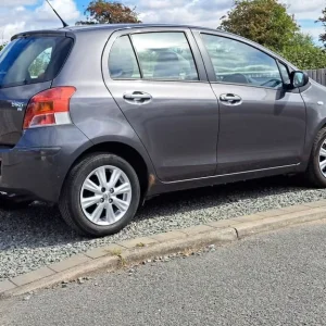 Toyota Yaris 1.3 petrol 5-door manual 2009 - Image 4