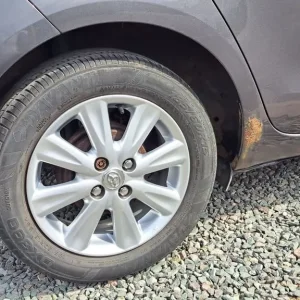 Toyota Yaris 1.3 petrol 5-door manual 2009 - Image 6