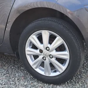 Toyota Yaris 1.3 petrol 5-door manual 2009 - Image 7