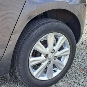 Toyota Yaris 1.3 petrol 5-door manual 2009 - Image 8