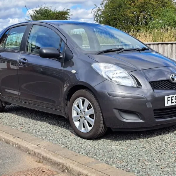 Toyota Yaris 1.3 petrol 5-door manual 2009