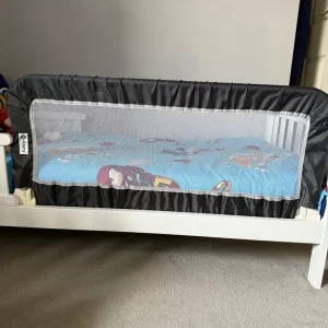 Safety 1st portable bed guard