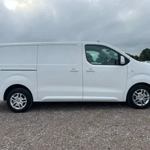 2019 Vauxhall Vivaro L2H1 2900 Sportive S/S Panel Van Diesel Manual - Image 4