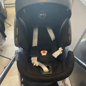 Mamas and papas pram - Image 2