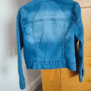 Girls age 5 denim jacket - Image 2