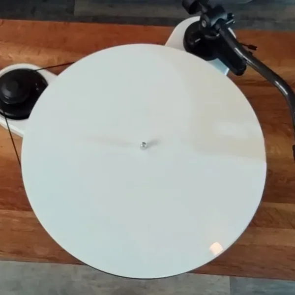 Pro-ject rpm1 carbon turntable