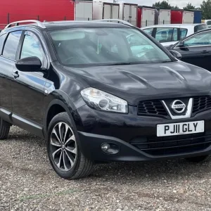 2011 Nissan Qashqai 1.5 dCi N-Tec 5-door hatchback