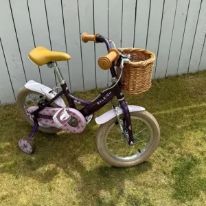 Raleigh Molli Purple Girls 14” Bike With Stabilisers And Basket - Image 5