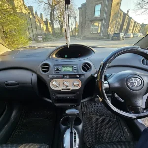 2003 Toyota Yaris 1.3 Automatic Hatchback - Image 5