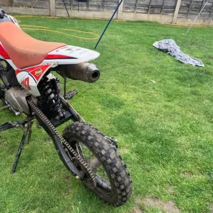 Stomp WPB 110cc pit bike - Image 2