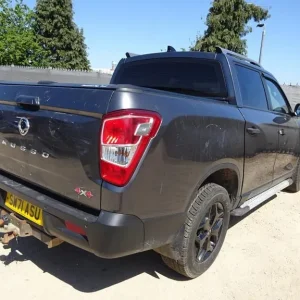 2021 SSANGYONG SARACEN Diesel Pickup – Front and Side Damage, Starts, Salvage Repairable - Image 2