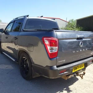 2021 SSANGYONG SARACEN Diesel Pickup – Front and Side Damage, Starts, Salvage Repairable - Image 4