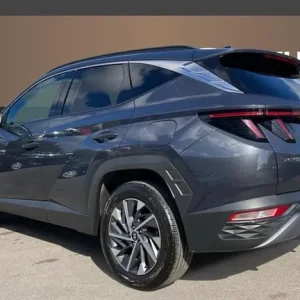 2022 Hyundai Tucson 1.6 TGDi Premium 5-door Estate - Image 2
