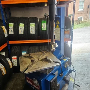 Tyre machine wheel balancer alignment gauges