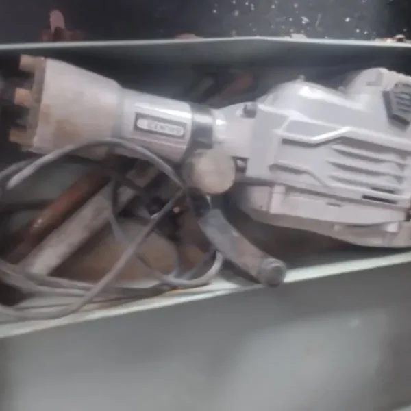 Bauker hammer breaker