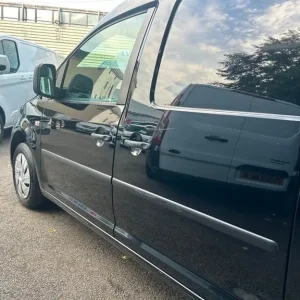 Volkswagen Caddy C20 TDI Maxi Black Van with Electric Windows and Mirrors - Image 5