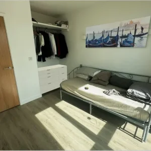 Bright Double Room in a Modern 21-Floor Building - Image 2