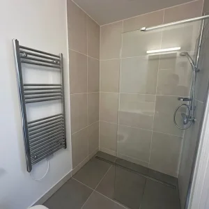 Bright Double Room in a Modern 21-Floor Building - Image 5
