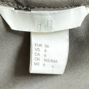 Womens Black Dress from H&M Size 8 Worn Once - Image 4