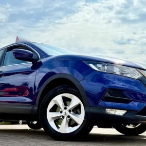 2018 Nissan Qashqai 1.2 DIG-T Acenta Euro 6 (s/s) 5-door hatchback petrol manual - Image 3