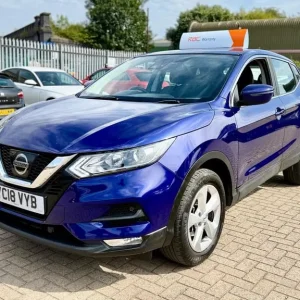 2018 Nissan Qashqai 1.2 DIG-T Acenta Euro 6 (s/s) 5-door hatchback petrol manual - Image 4