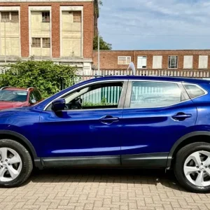 2018 Nissan Qashqai 1.2 DIG-T Acenta Euro 6 (s/s) 5-door hatchback petrol manual - Image 5