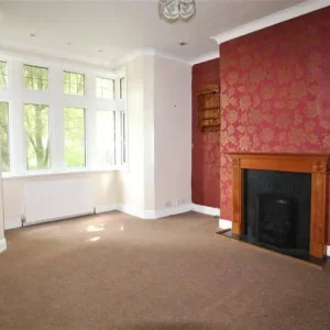 3 Bedroom Terraced House With Kitchen, Lounge, and Bathrooms - Image 2