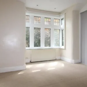 3 Bedroom Terraced House With Kitchen, Lounge, and Bathrooms - Image 5