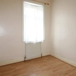 3 Bedroom Terraced House With Kitchen, Lounge, and Bathrooms - Image 6