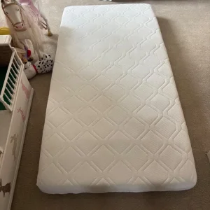 Mamas and Papas cot bed, mattress and bedding - Image 3