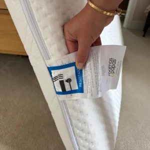 Mamas and Papas cot bed, mattress and bedding - Image 5