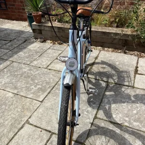 Juicy Classic City Electric Bike – Dutch style step-over - Image 4