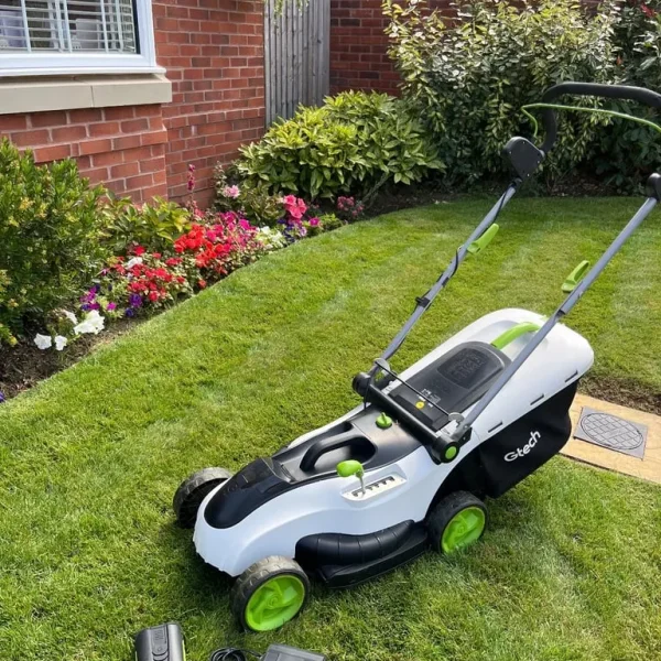Gtech CLM50 electric cordless lawnmower